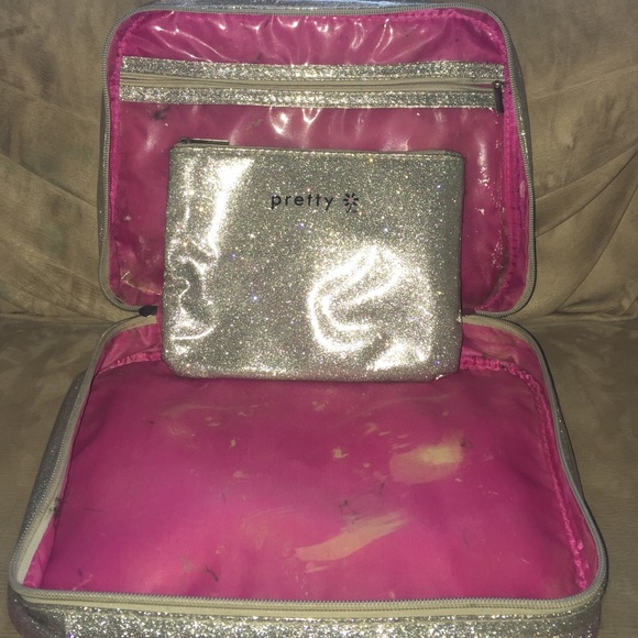 Pretty 2 piece make up bag - Picture 3 of 3