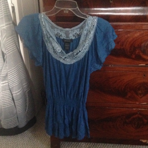 Soft lacy blue top