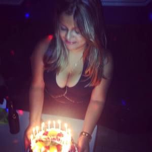 Meet your Posher, Yenssi