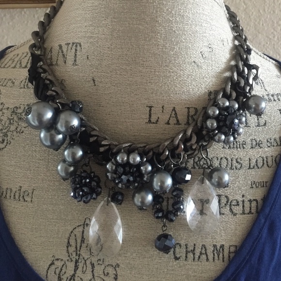 Chunky gun metal pearl and crystal necklace