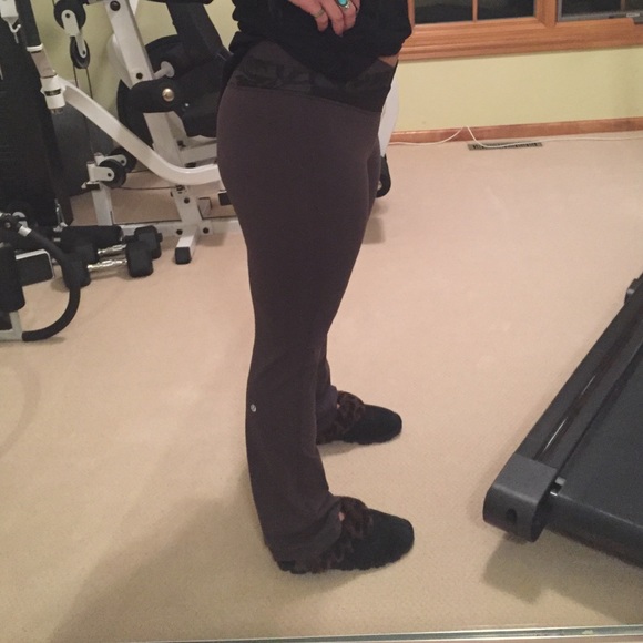 Gray lululemon astro pant - Picture 3 of 4