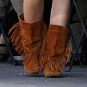 SELLING Minnetonka Calf Hi Fringe Boots