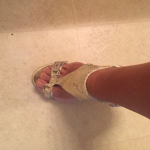 Micheal Kors gold heals
