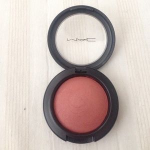 MAC mineralize blush 'GleeFul'