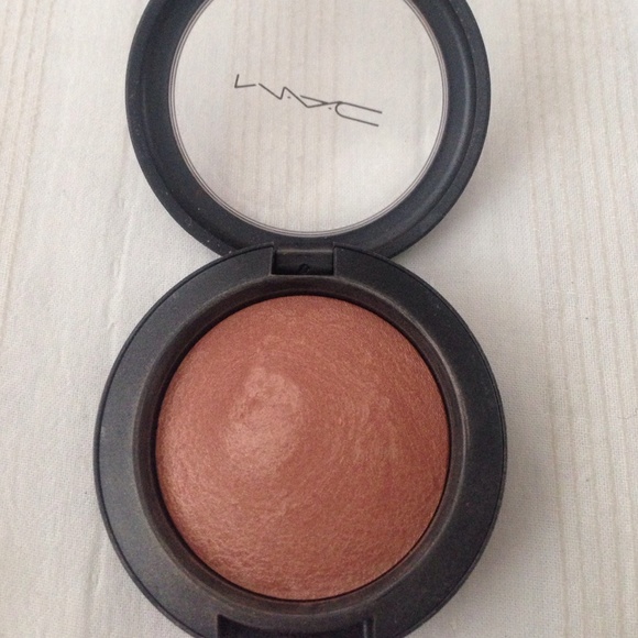 MAC mineralize blush in 'warm soul'