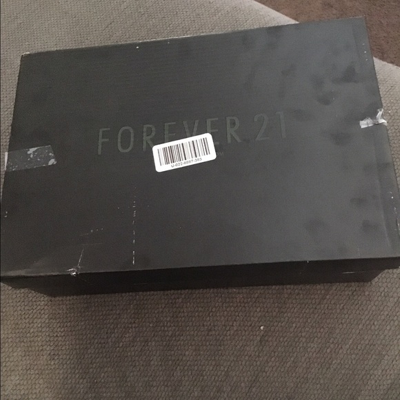 ‼️‼️sold‼️‼️New in box f21 ankle boots - Picture 3 of 4