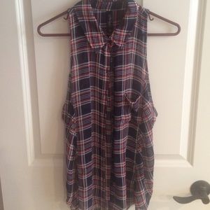 Sleeveless button up