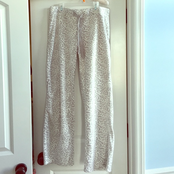 Old Navy Size M pajama pants gray leopard