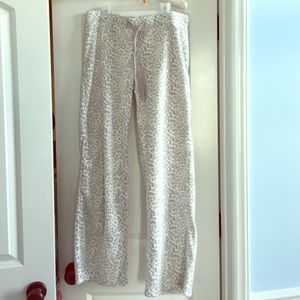 Old Navy Size M pajama pants gray leopard
