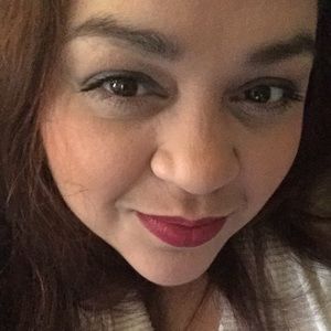 Meet your Posher, Genevieve