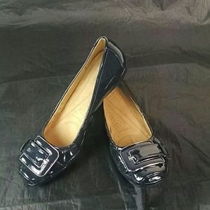 Brand New Navy Blue Naturalizer N5 Comfort Flats
