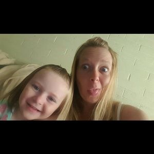 Meet your Posher, Desiree