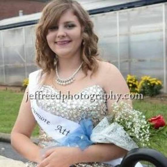 Meet your Posher, Ivy - Picture 1 of 1