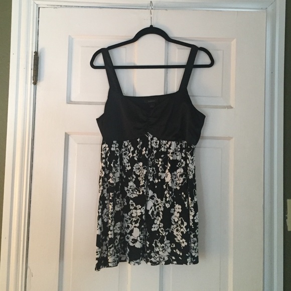 Express floral sleeveless top