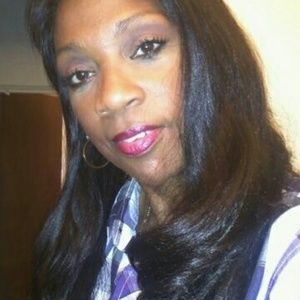 Meet your Posher, Deborah
