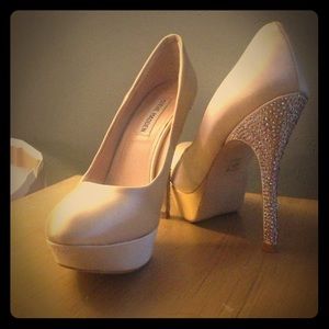Champagne colored silk heels. Crystal detail heel
