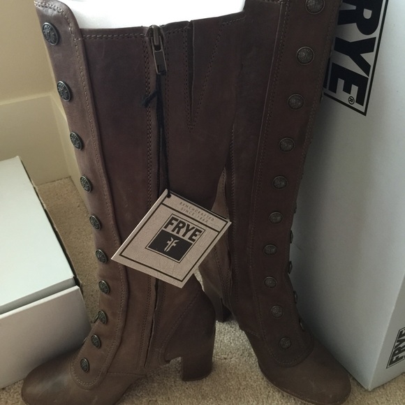 Frye NIB Grey Leather Boots - Picture 2 of 4