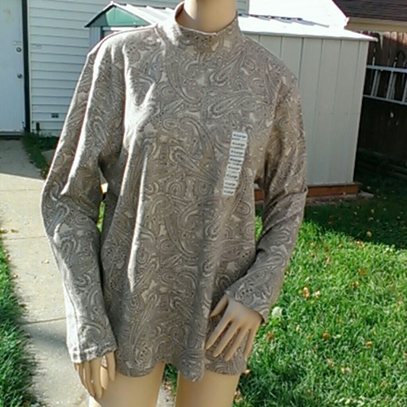 NWT Turtle Neck Top