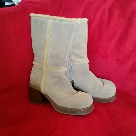 Sketchers boots