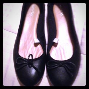 Size 9 black Merona flats‼️