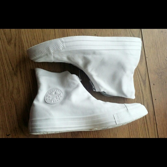 Customized biege converse