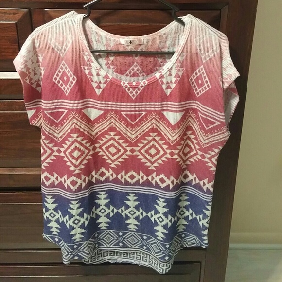 Aztec top - Picture 1 of 1