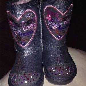 🎀NWOT Sketchers Boots...SUPER CUTE🎀