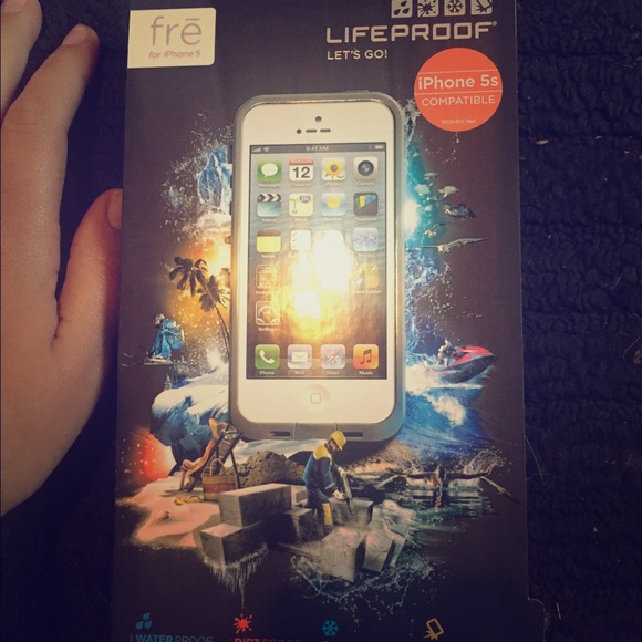 Authentic White life proof case for iPhone 5s