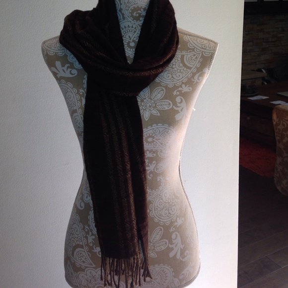 Burberry plaid scarf