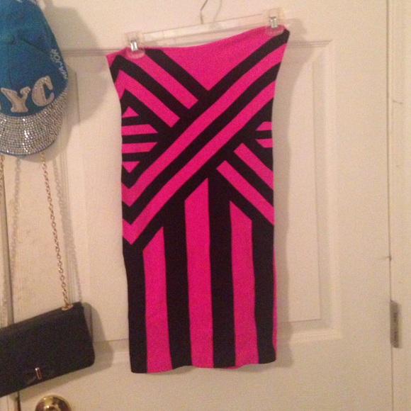 Neon pink dress - Picture 1 of 2