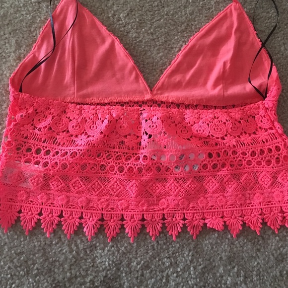 Halter Top - Picture 3 of 3
