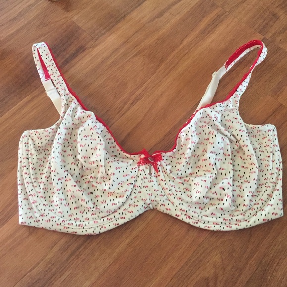 Unlined body by Victoria bra 36DDD