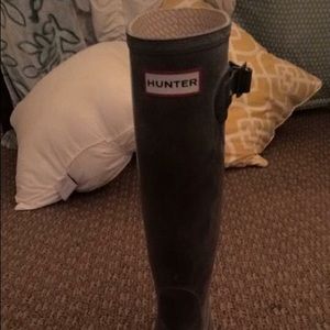 Matte grey Hunter rain boots size 7