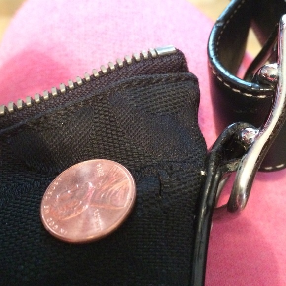 Black Coach Purse - Picture 4 of 4