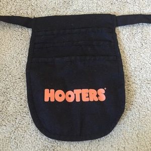 Black Hooters Pouch