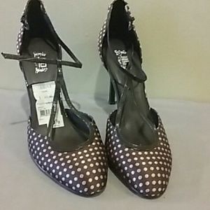 JLo closed toe heels