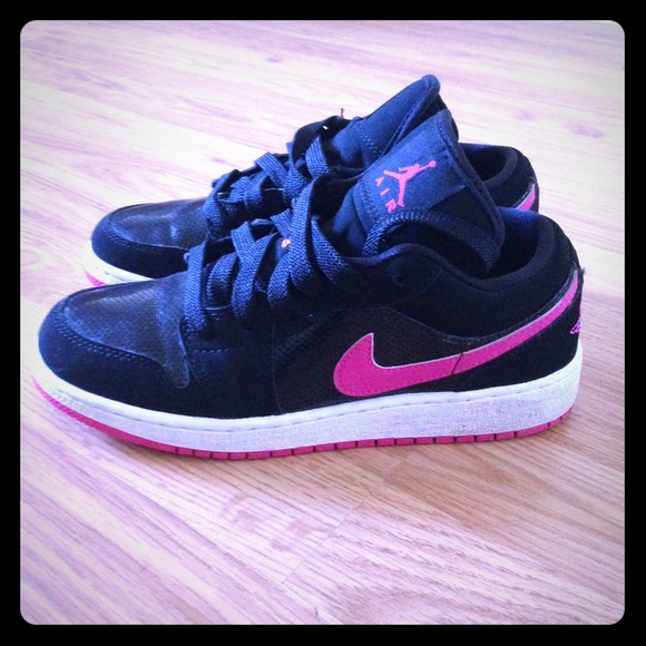 Nike Air  Jordans like new youth size 5