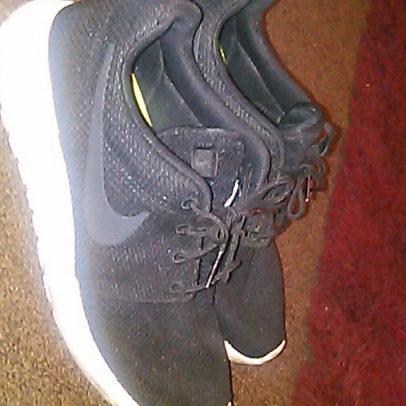 Nike roshes