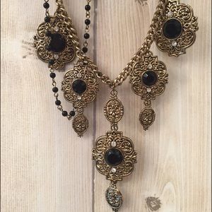 H&M statement necklace