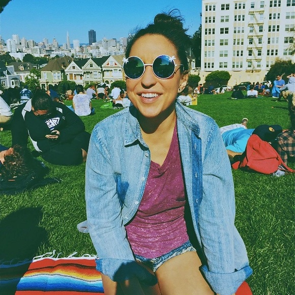 Meet your Posher, Karina - Picture 5 of 5