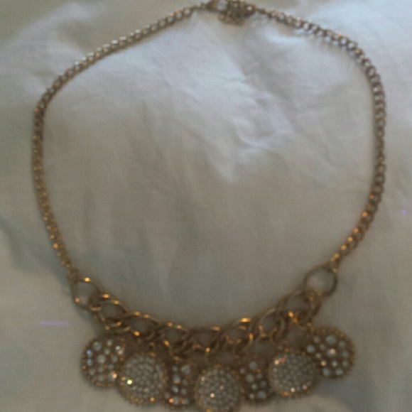 Necklace 20 in gold tone crystal stones