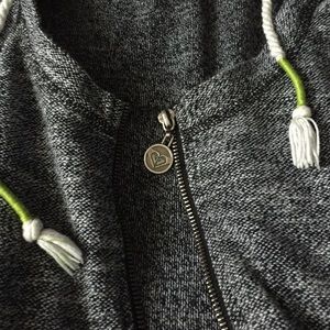 Roxy hooded boat neck hoodie!