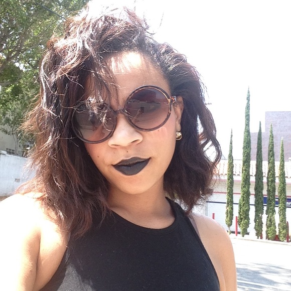 Meet your Posher, Ayonna