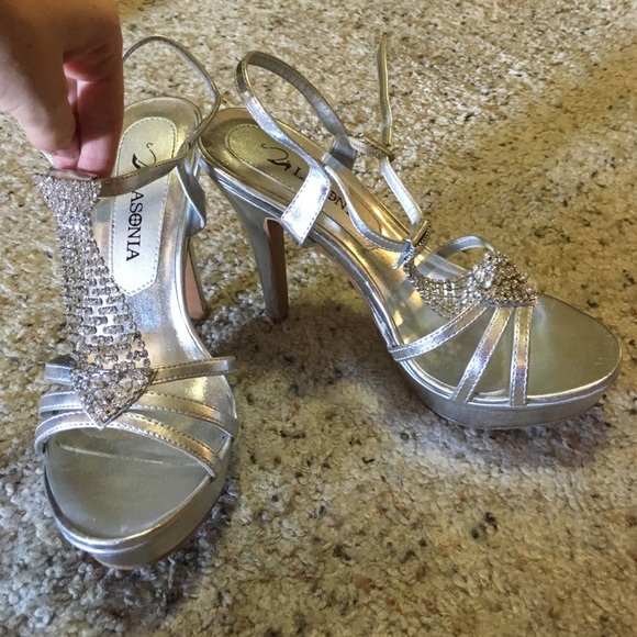 Silver Metallic Tie Rhinestoned 4" heels