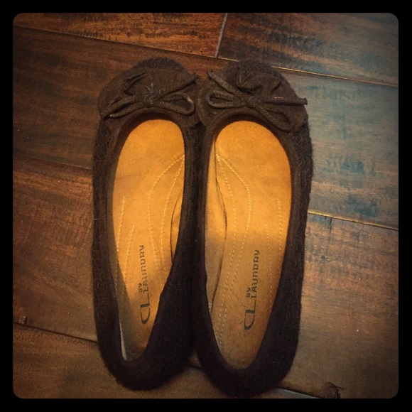 Chinese Laundry Brown threaded flats with bow