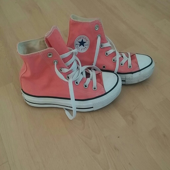 Pink converse size 5