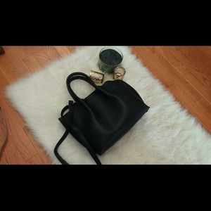 BLACK MINI TOTE WITH WRISTLET!!!