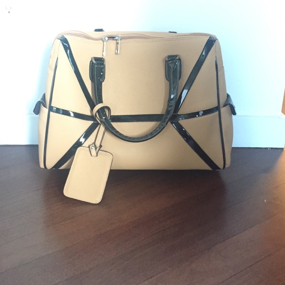 Traveling purse