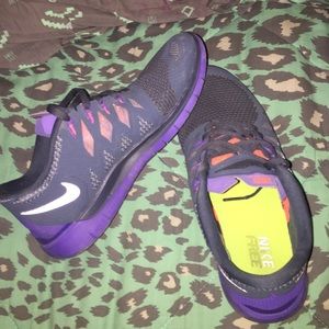 size 7.5 Nike free run