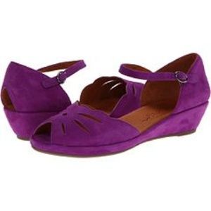 Kenneth Cole Gentle Souls "Lily Moon Wedge"